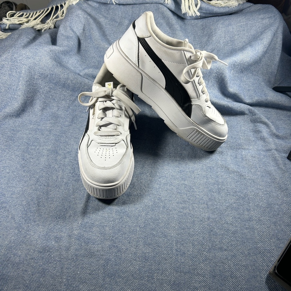 Puma White and Black Platform Sneakers Size 8.5